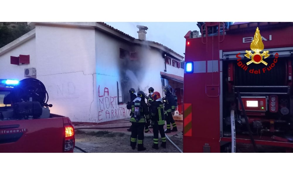 Attentato incendiario e minacce di morte a Golfo Aranci