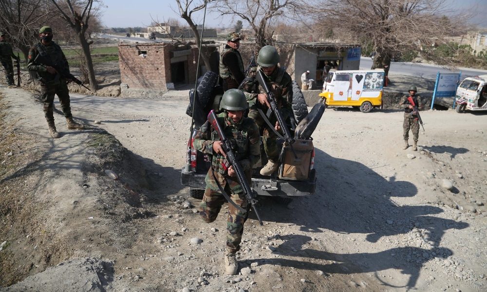 Attentato suicida a Kabul, 5 morti