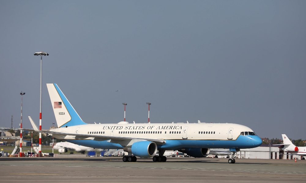 Atterraggio di emergenza per aereo Pence