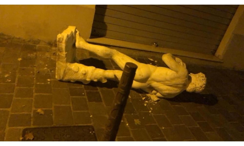 Atti di vandalismo nel Bolognese, bimbi senza scuolabus