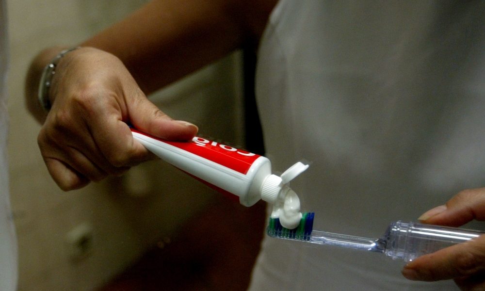 Australia: battaglia legale efficacia dentifricio sbiancante