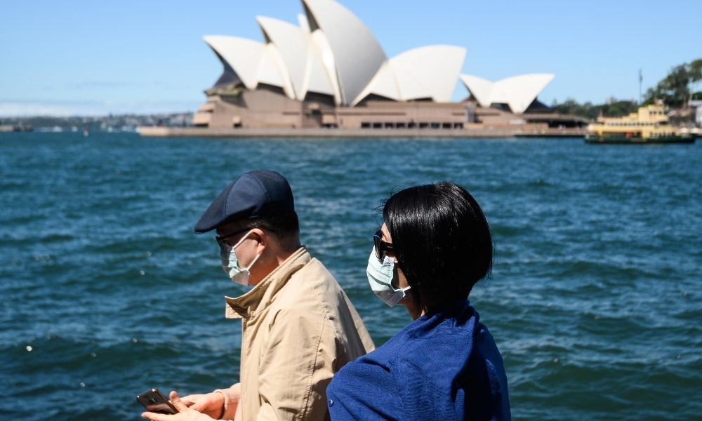 Australia, contagiato ministro Interni