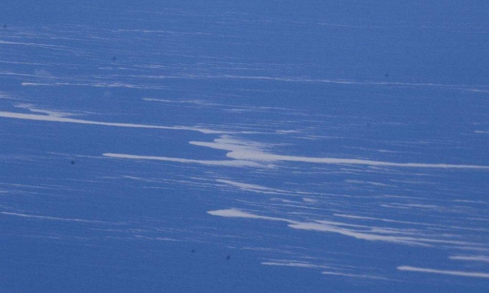 Australia: naufrago recuperato aggrappato a un faro oceanico