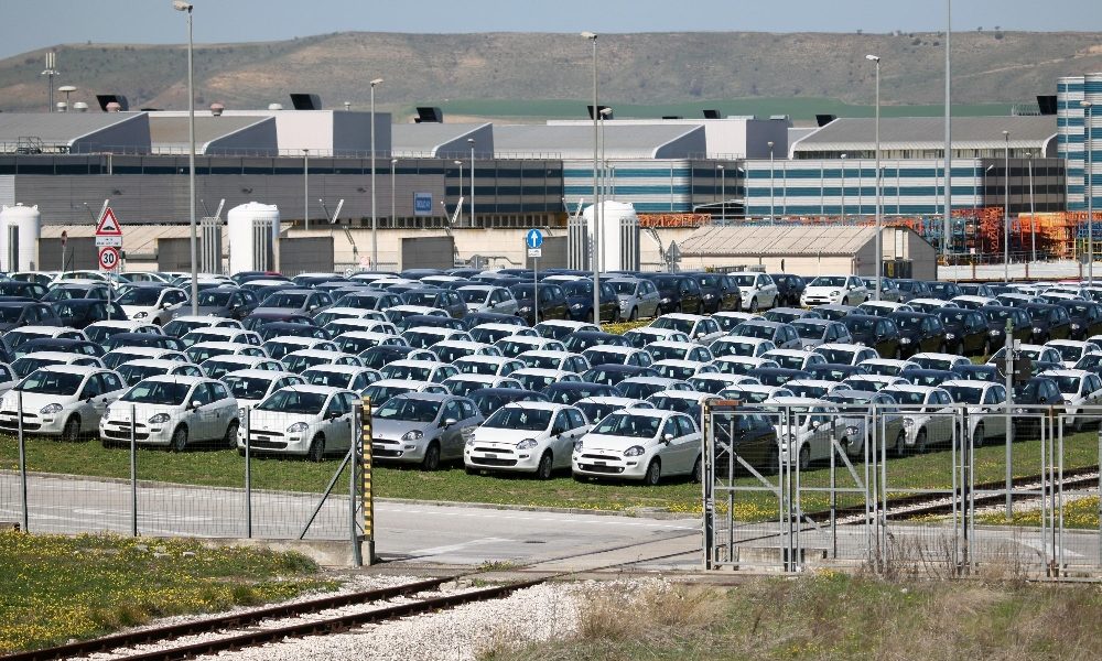 Auto in Europa,nel 2019 +1,2%. Fca -7,3%