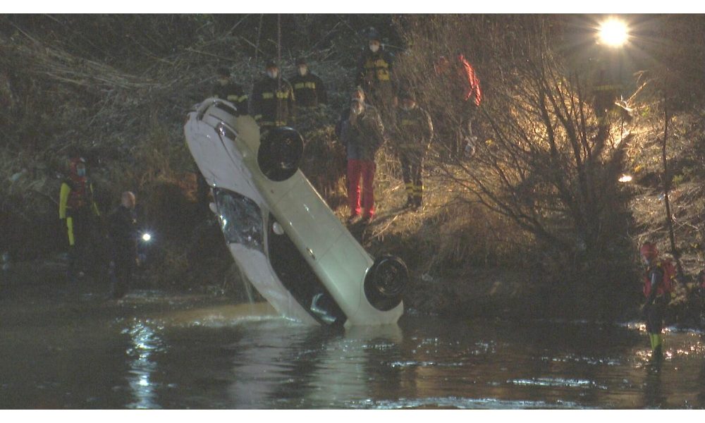 Auto recuperata nell’Adige a Rovereto, 2 cadaveri a bordo