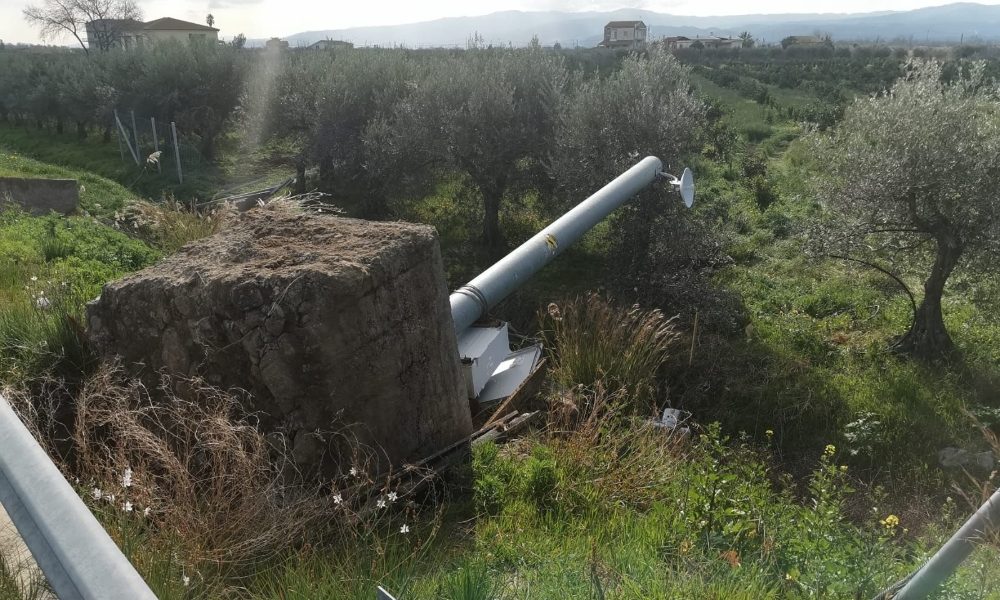 Autovelox distrutto nel cosentino