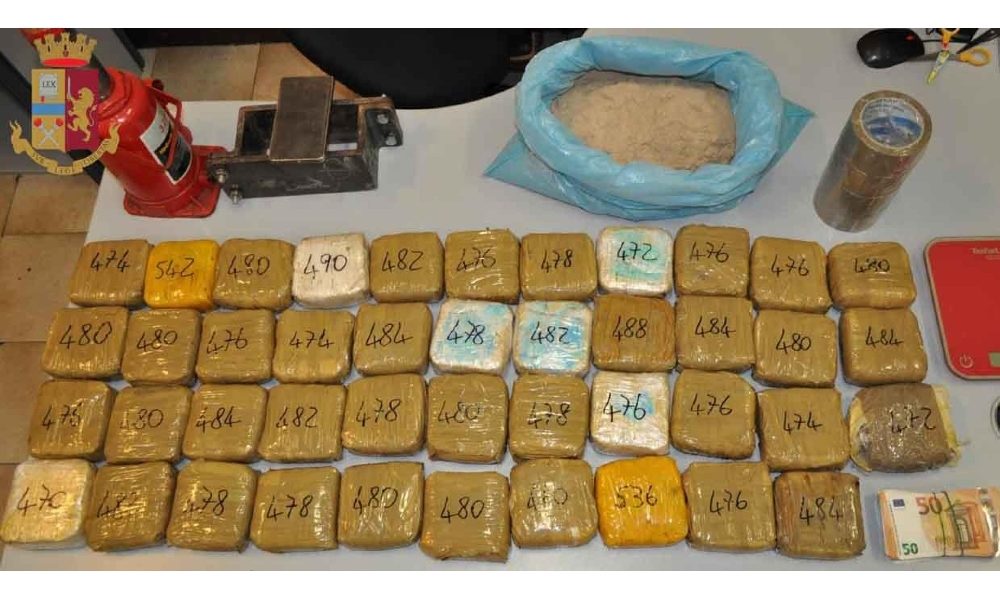 Aveva 21 kg di eroina in casa, arrestato operaio a Milano