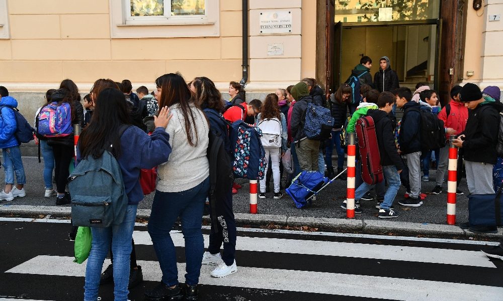 Azzolina, entro febbraio bandi concorsi