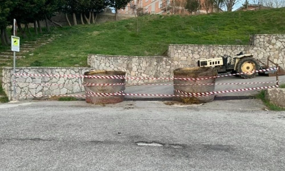 Balle fieno a confini paesino foggiano