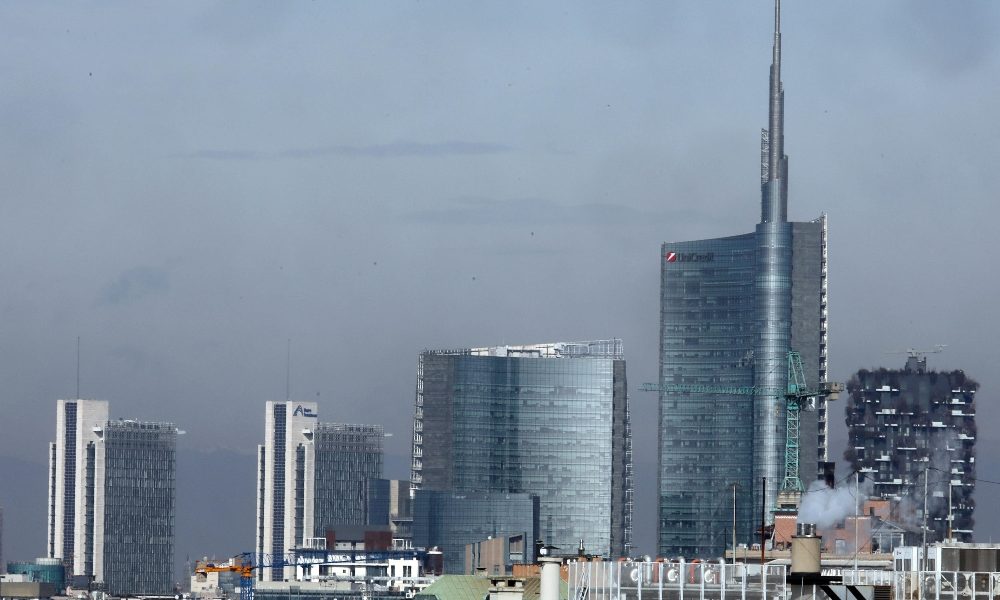 Banche:First,risultati con taglio costi