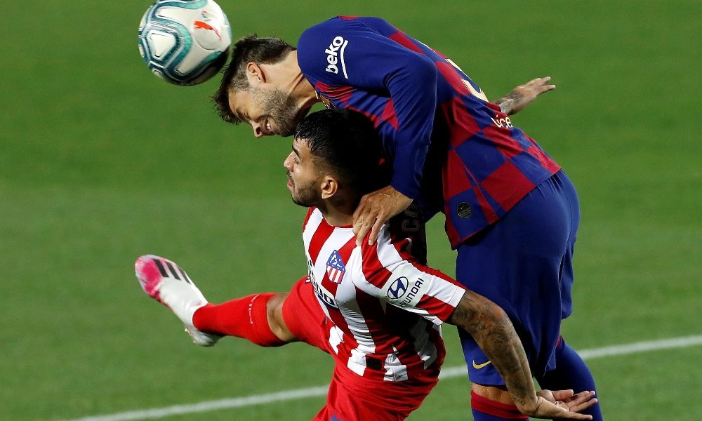 Barca in crisi, Piqué si taglia lo stipendio del 50%