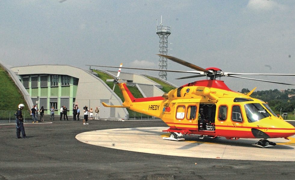 I bambini di Mariano in visita alla base del 118