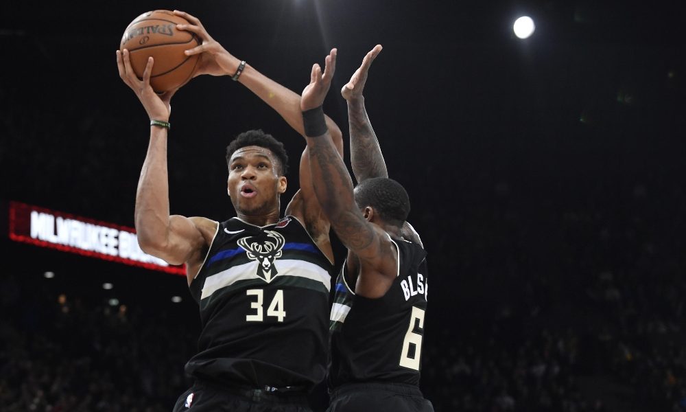Basket: Antetokounmpo show a Parigi, Bucks battono Hornets