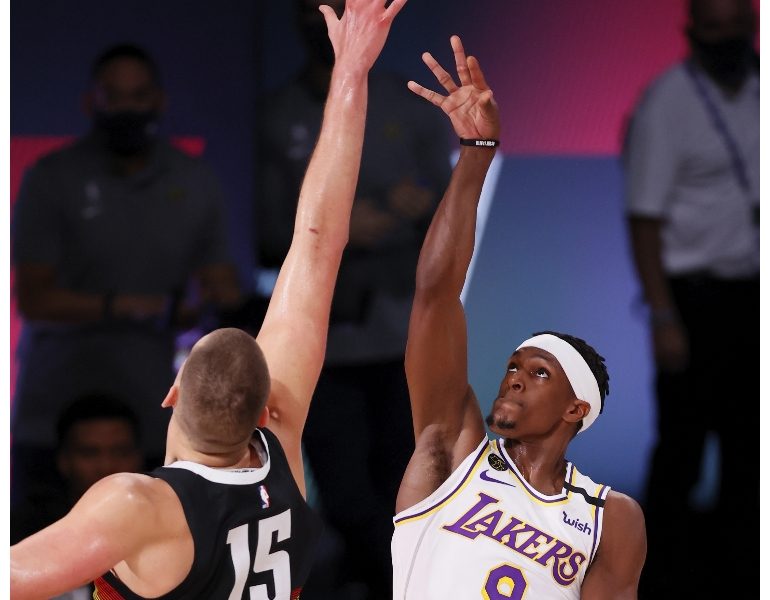 Basket: Nba, Lakers battono Denver e vedono le Finals