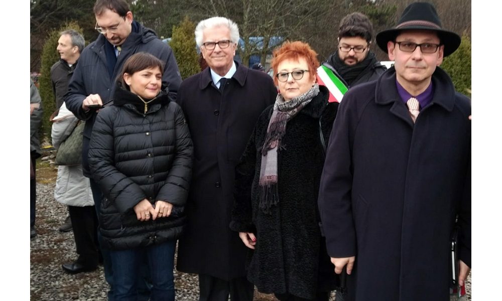 Basovizza, parla Gasparri e il Pd va via