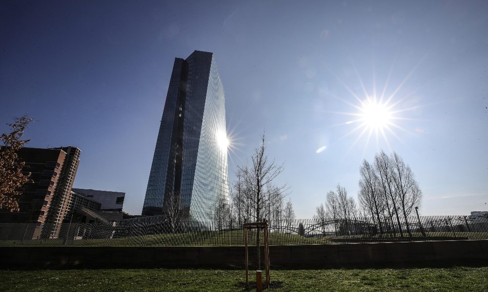 Bce a banche, stop a cedole e buy-back