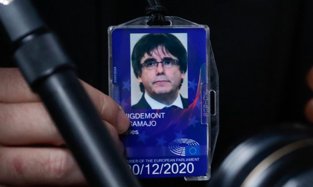 Belgio sospende estradizione Puigdemont