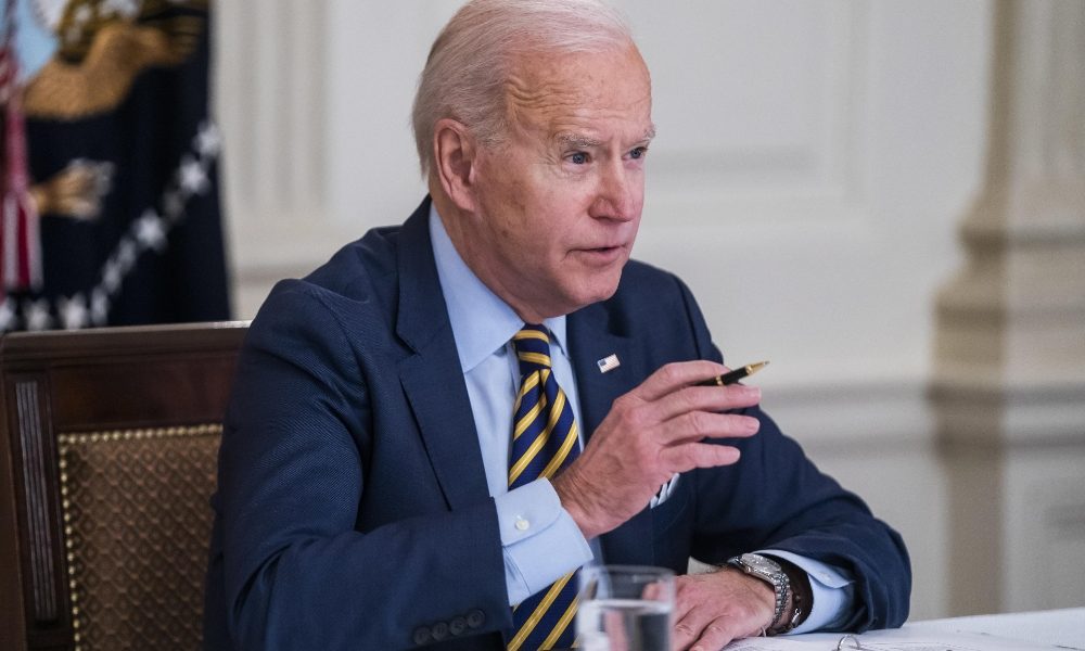 Biden, Putin un assassino, pagherà prezzo per interferenze