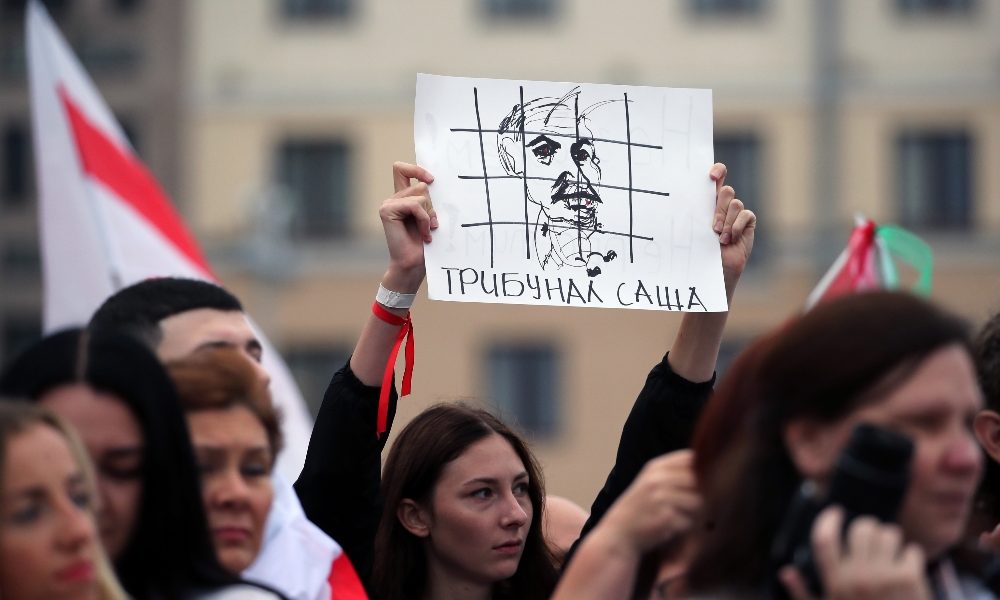Bielorussia: decine di migliaia in piazza contro Lukashenko