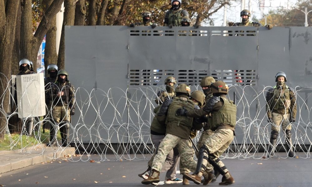 Bielorussia: ong, oltre 240 arresti a corteo anti-Lukashenko