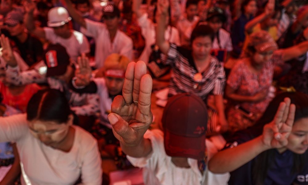 Birmania: 3 morti nella notte a Rangoon