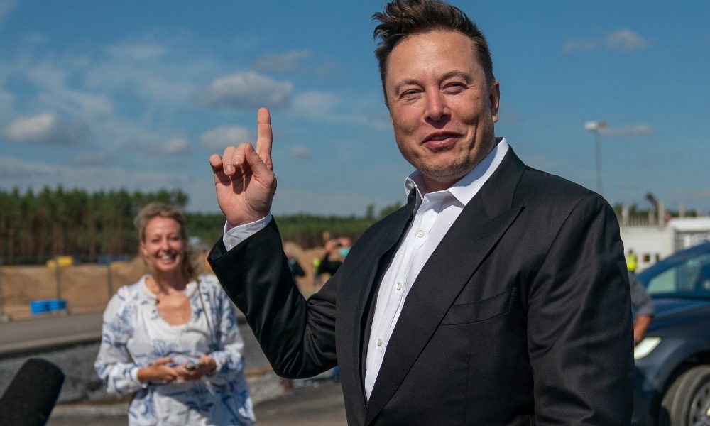 Bitcoin, Robinhood e scimmia ‘bionica’, Musk a tutto campo