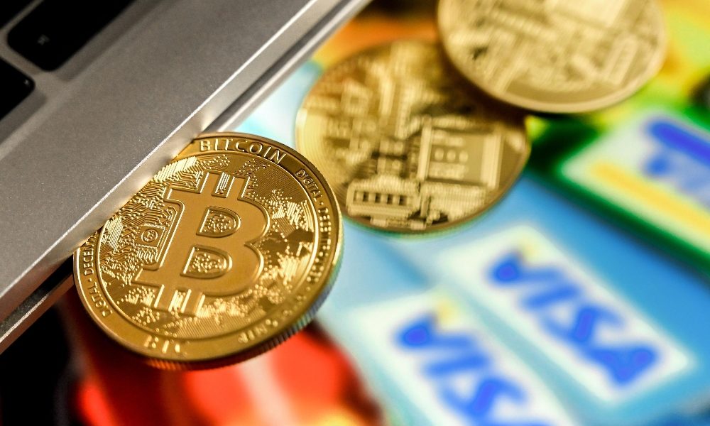 Bitcoin continua la sua corsa, sfonda anche i 61.000 dollari