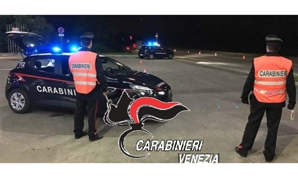 Blitz per droga, in casa c’era arsenale