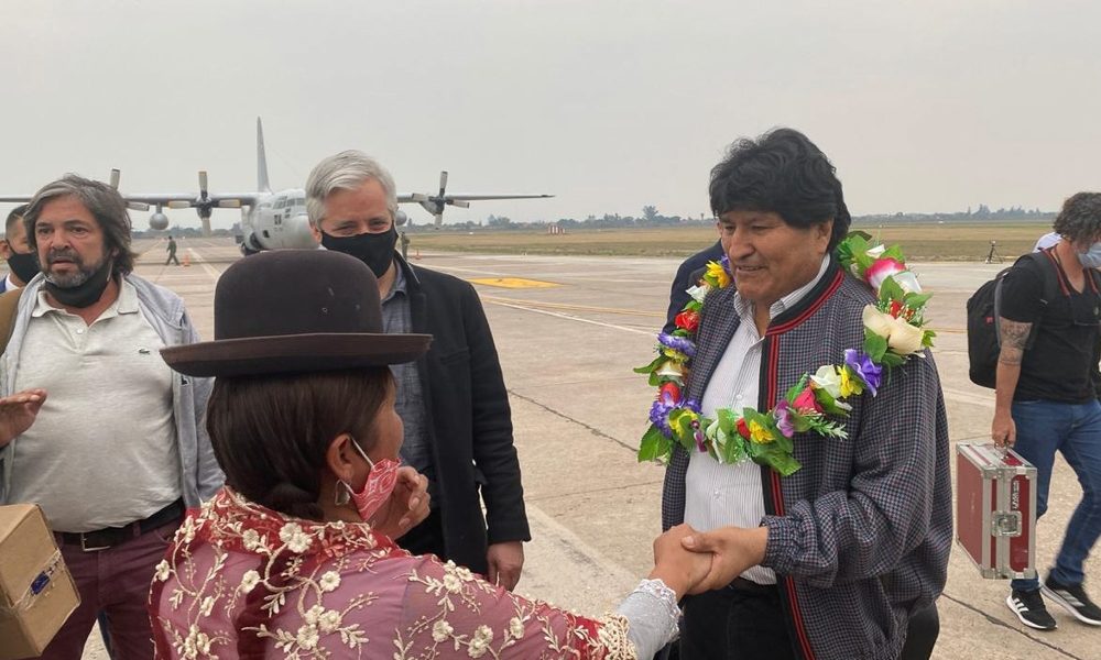 Bolivia: Morales torna oggi dopo un anno di esilio argentino