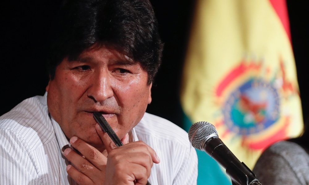 Bolivia: mandato d’arresto per Morales