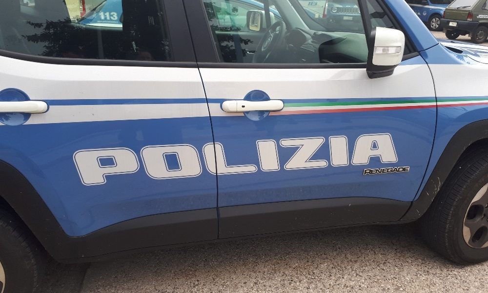 Bomba distrugge auto ex giocatore Foggia
