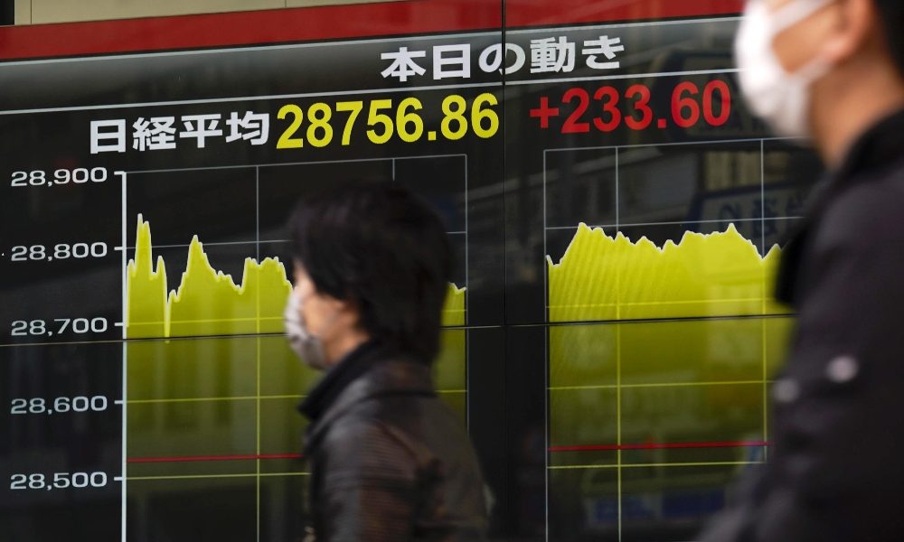 Borsa: Asia brillante, si specula sull’argento, Tokyo +1,55%