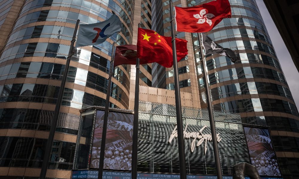 Borsa: Asia debole, si guarda a sviluppi pandemia