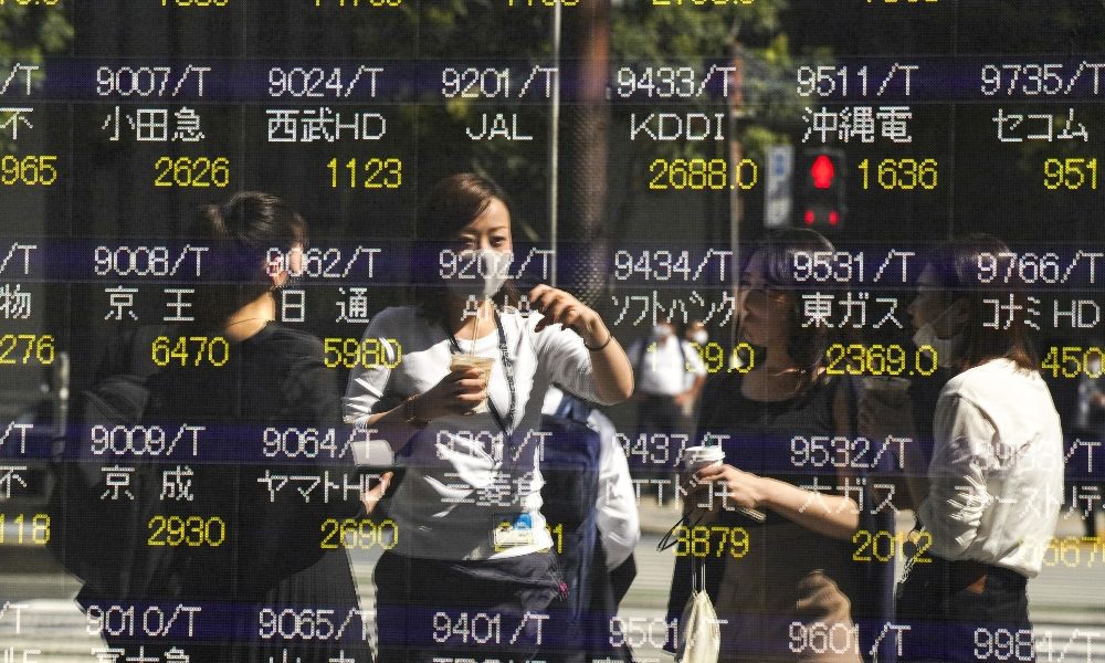 Borsa: Asia in calo con timori Covid