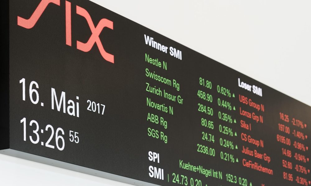 Borsa: Europa a 2 velocità, Milano +0,3%