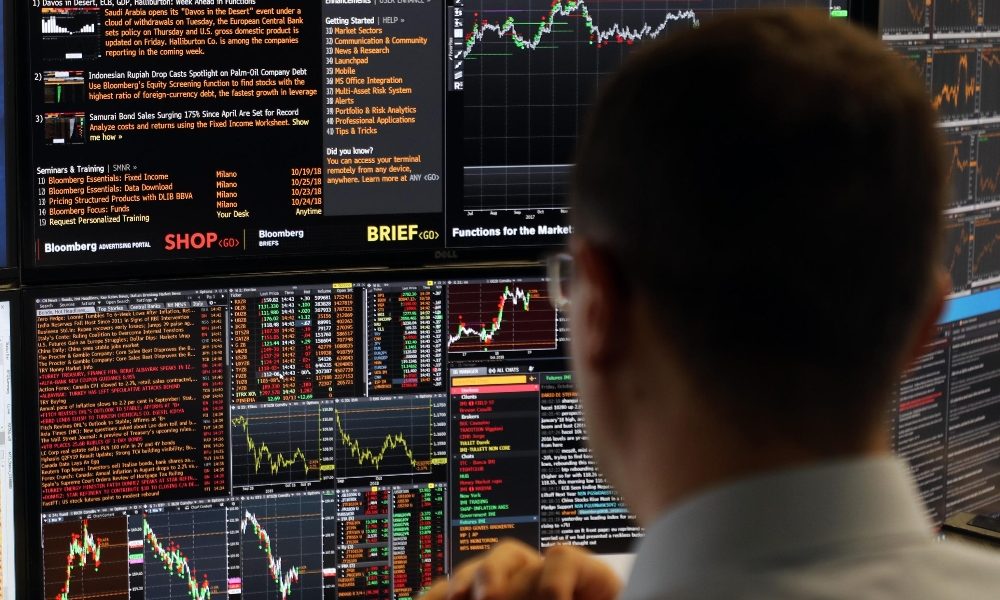 Borsa: Europa a due velocità