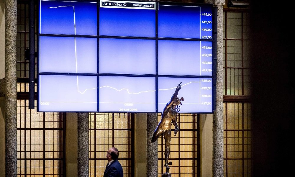 Borsa: Europa accelera con futures, spread giù, Milano +1,2%