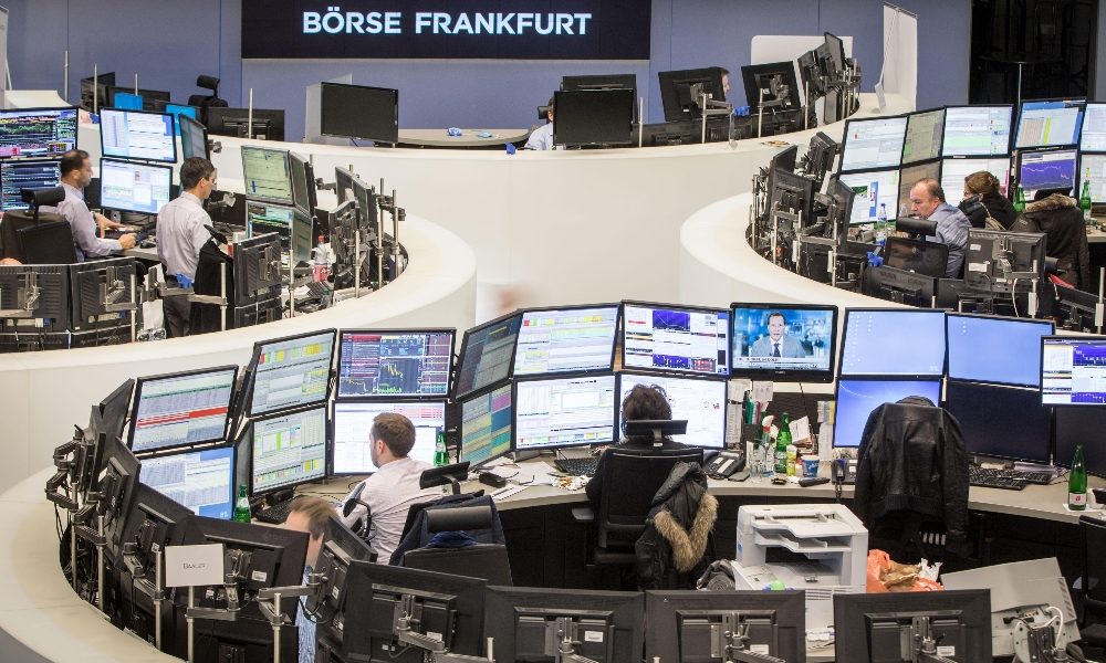 Borsa: Europa apre in rialzo