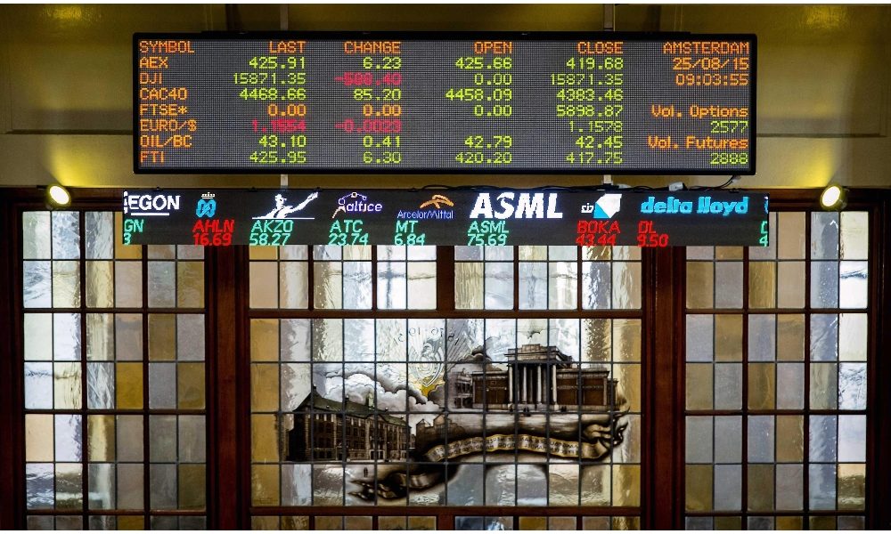 Borsa: Europa apre in rialzo, Parigi +0,54%, Londra +0,49