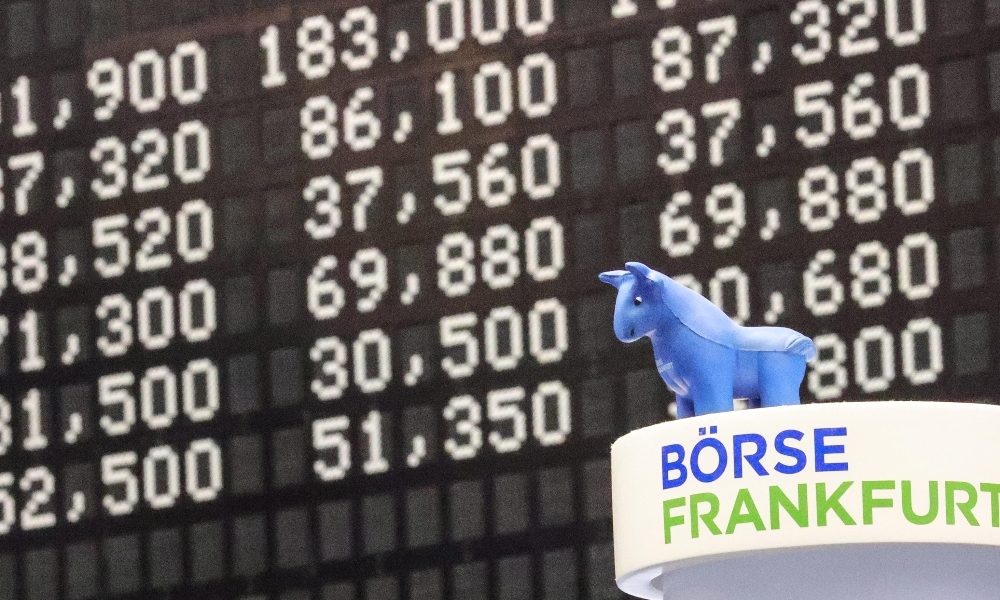 Borsa: Europa avanza, attesa Eurogruppo