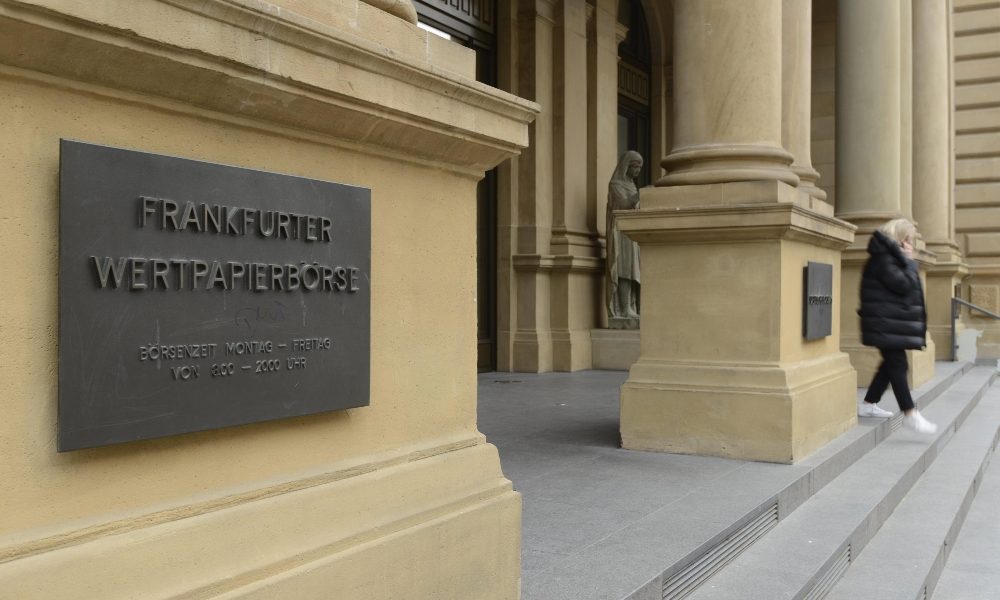 Borsa: Europa chiude in ordine sparso