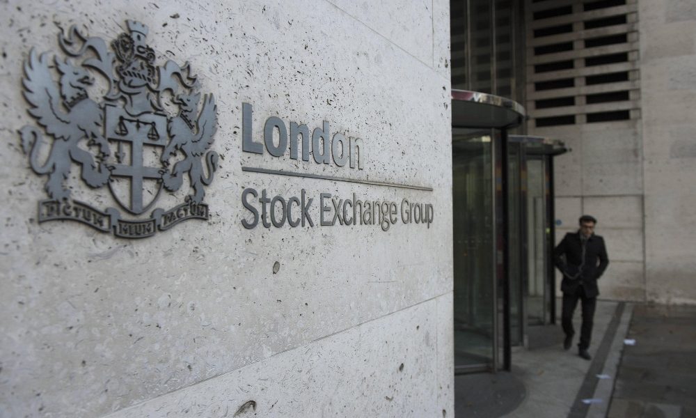 Borsa Europa conclude bene, Londra +0,9%