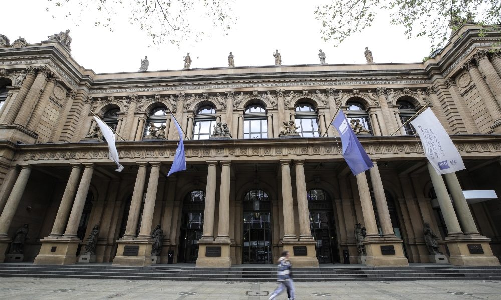Borsa: Europa in forte perdita, Francoforte -5%