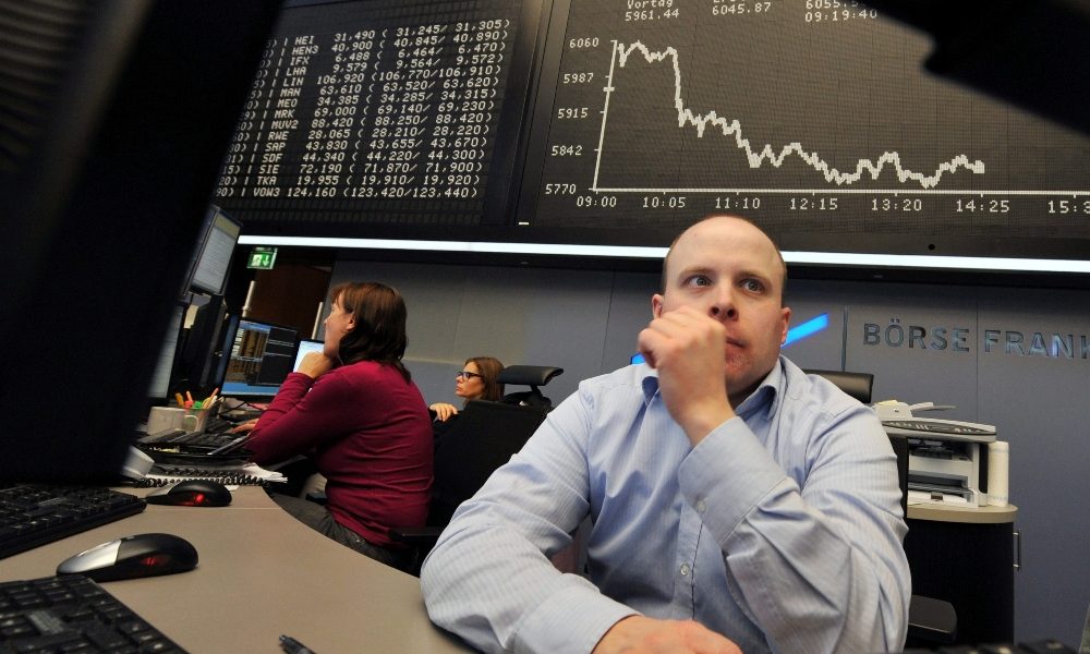 Borsa: Europa lima calo ma Milano -3%