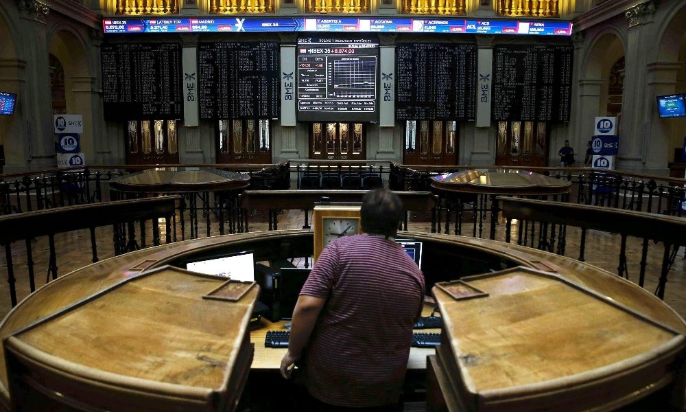 Borsa: Europa nervosa, Milano piatta