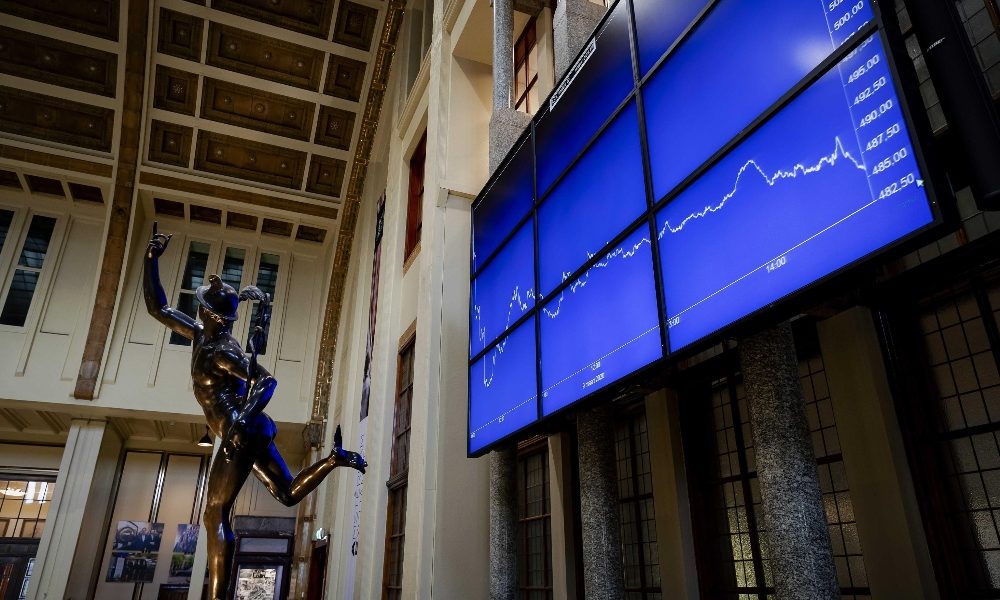 Borsa: Europa positiva nel finale dopo Powell, Milano +0,9%