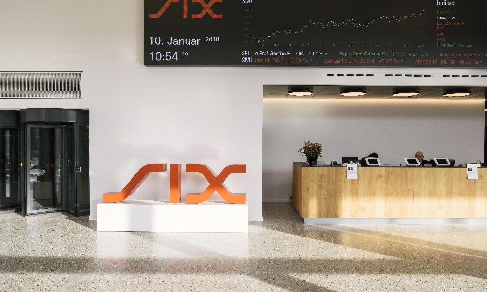 Borsa: Europa positiva nel finale, giù spread, Milano +0,5%