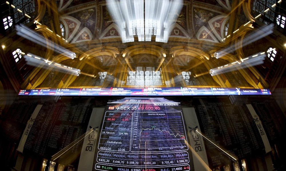 Borsa: Europa riduce calo