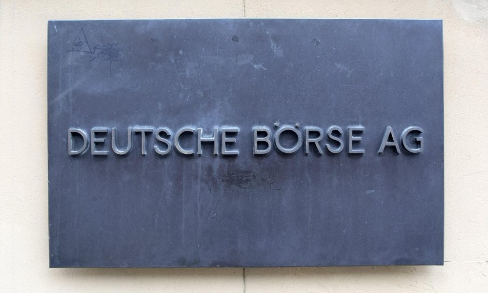Borsa: Europa ritocca massimi