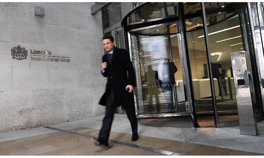 Borsa: Europa travolta, Londra -7%